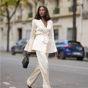Shona Joy sz 2 La Lune Flared Sleeve Belted Blazer Jacket in Cream Satin